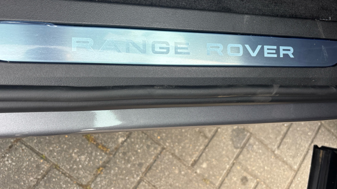 Land Rover Range Rover Evoque 1.5 P270e Dynamic SE 5dr Auto Hatchback - Image 31